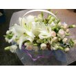 愛知県名古屋市南区新郊通百花園の花　白百合を使ったアレンジ