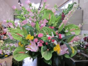 夏向きのスタンド花|「新郊通百花園」　（愛知県名古屋市南区の花屋）のブログ